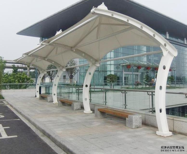 公交汽車站臺(tái)膜結(jié)構(gòu)(圖1)