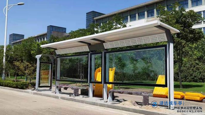 江蘇省的徽派色候車亭已安裝完成