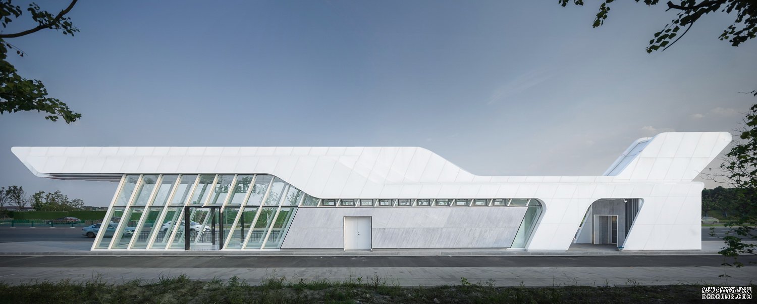 1636027871810581.jpg 調(diào)整大小 1-Featured Image高鐵“飛馳而過(guò)”的意向_by秦偉.jpg