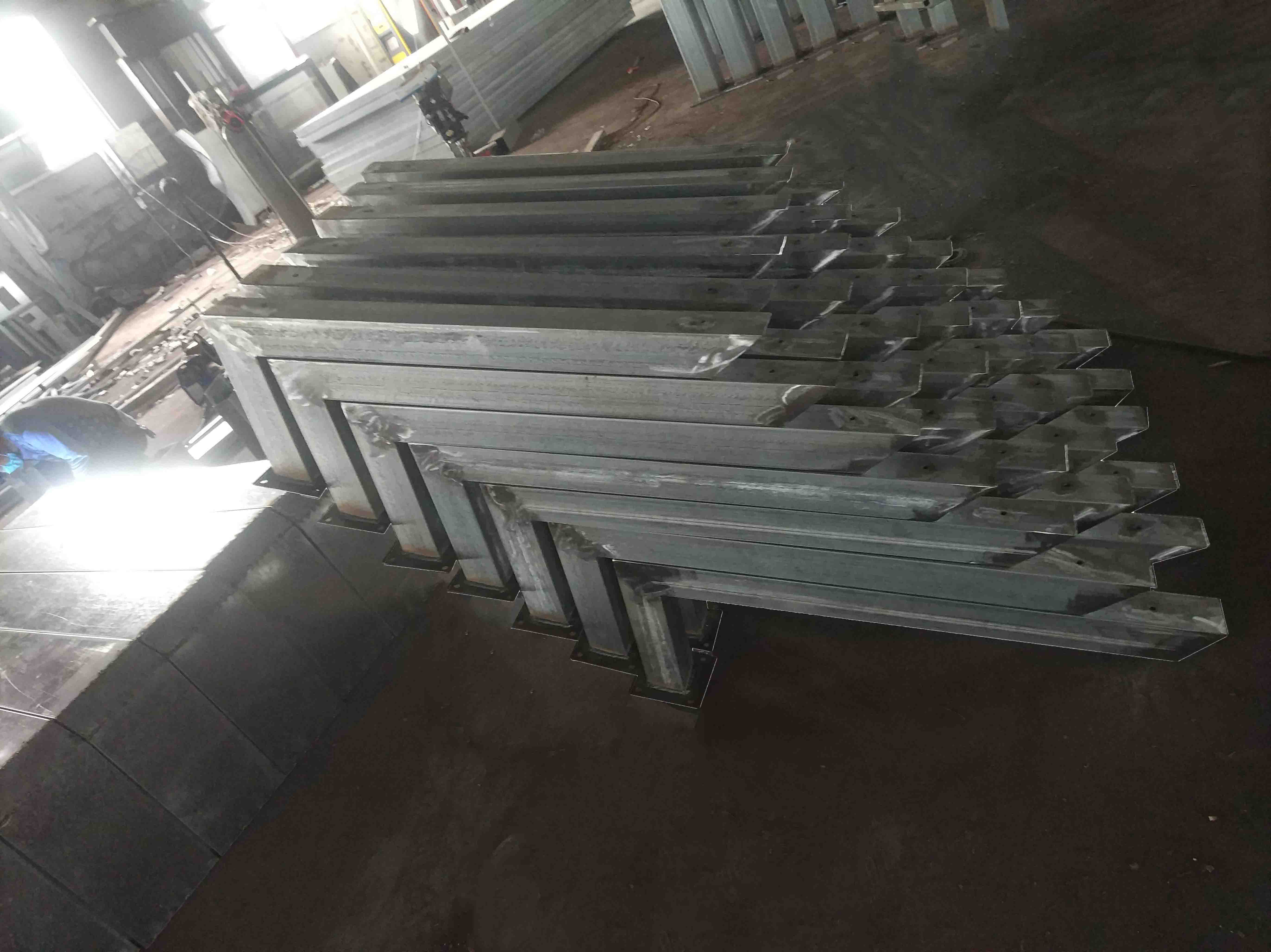 公交車(chē)候車(chē)亭頂棚支架